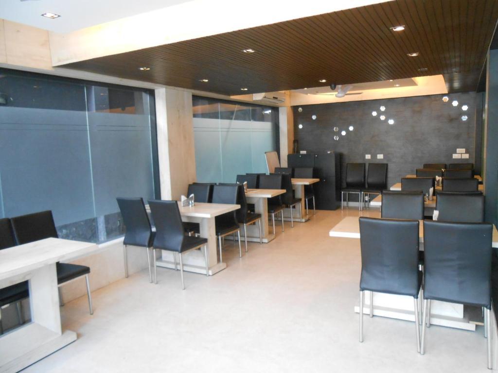 Hotel Victerrace Regency Колката Екстер'єр фото